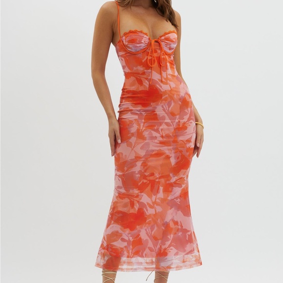 Selfie Leslie Dresses & Skirts - Selfie Leslie Vibrant Orange Floral Midi Dress